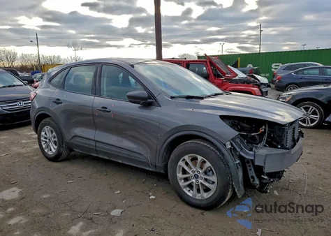 2021 Ford Escape S z USA, uszkodzony, nr VIN 1FMCU9F65MUA31921